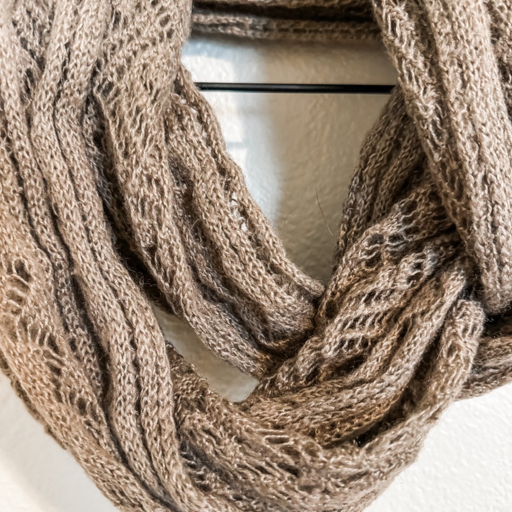 AEO | wrap scarf - Picture 2 of 4